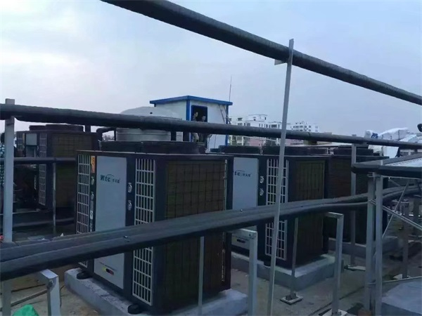 低溫地區大型工廠熱水系統解決方案