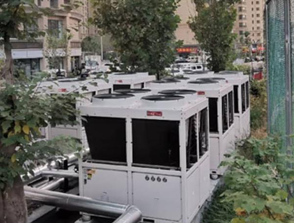 華天成空氣能建設(shè)舒心取暖工程，助力學(xué)子學(xué)業(yè)