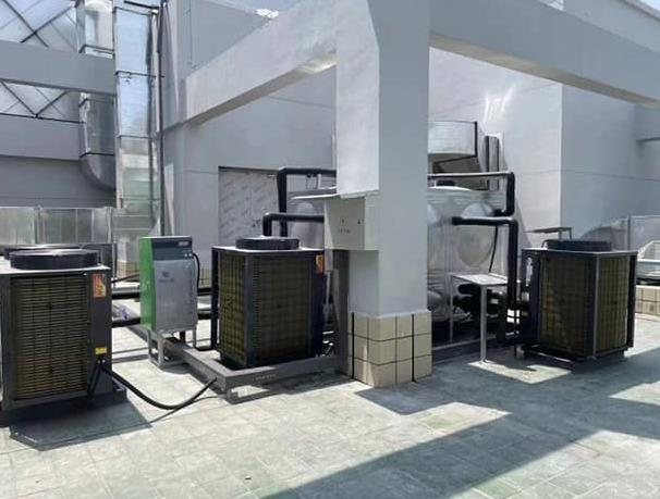 空氣能恒溫泳池系統(tǒng)讓幼兒洗浴更安全