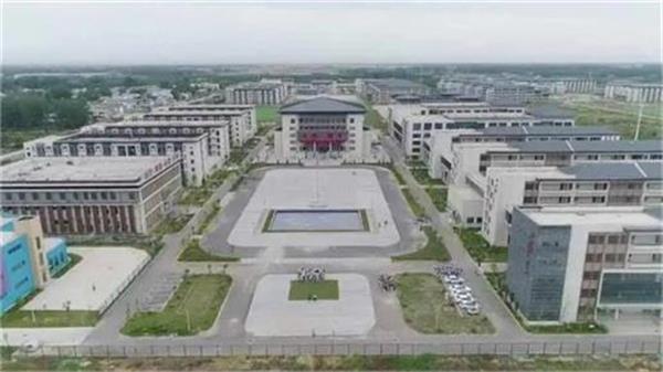 學(xué)校空氣源熱水系統(tǒng)：提供優(yōu)質(zhì)、穩(wěn)定的熱水服務(wù)