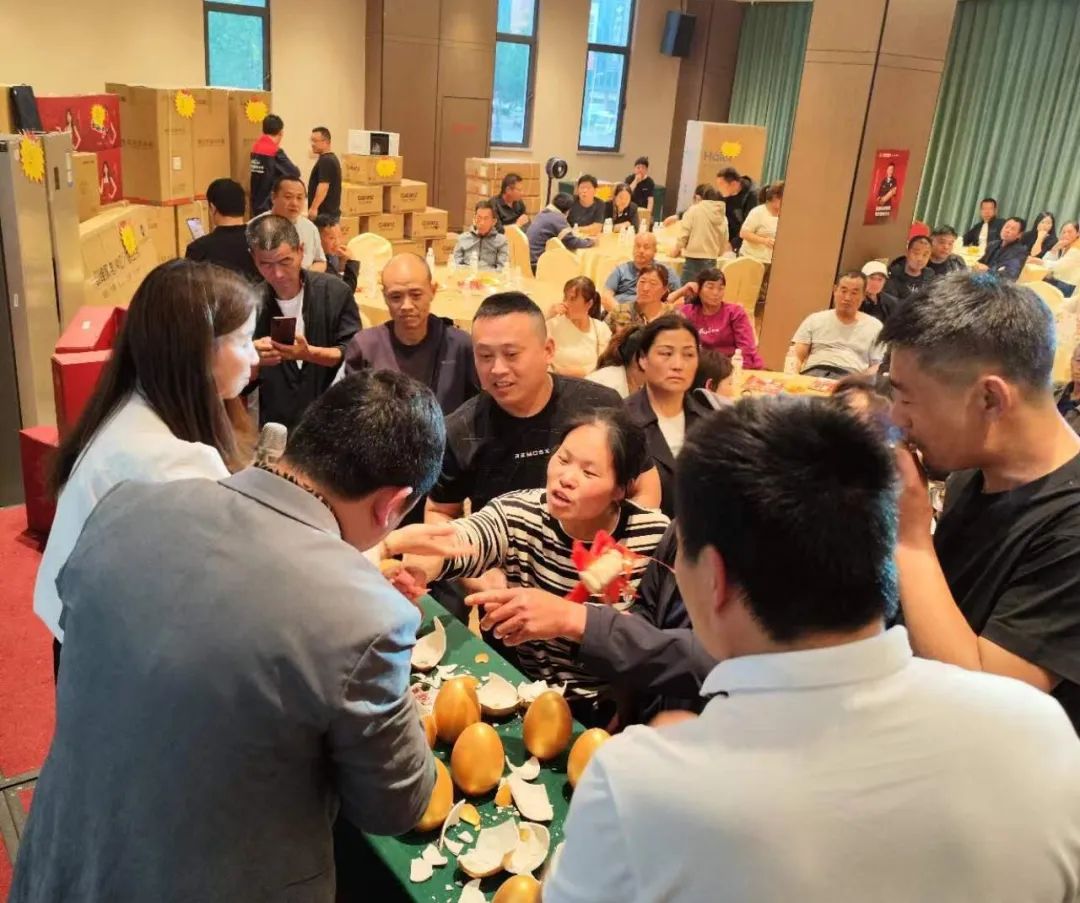 現場訂貨128臺|華天成邯鄲運營中心“天源高端地暖機”推介會火爆簽約！