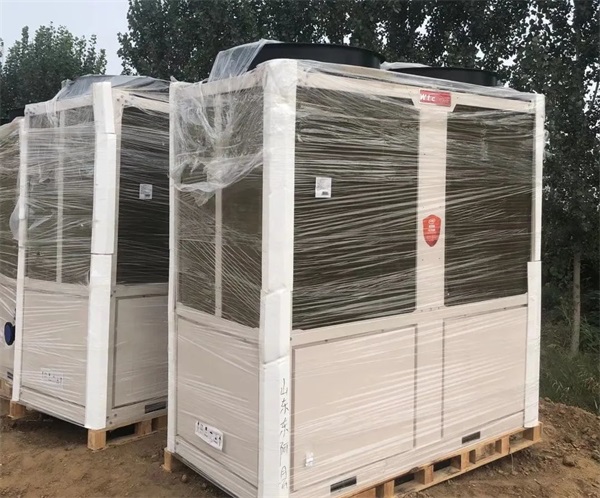 空氣能熱泵采暖：助力養雞大棚綠色新發展