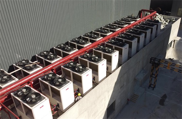 空氣能熱水設備：助力工廠全面升級熱水系統