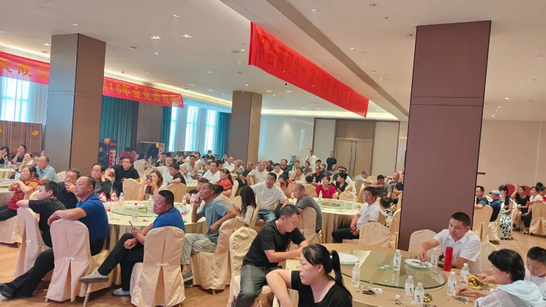 華天成回饋終端 —— 邯鄲運營中心千人團購會盛況空前！