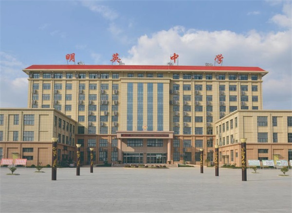 嚴寒地區的學校采用空氣能熱泵熱水方案