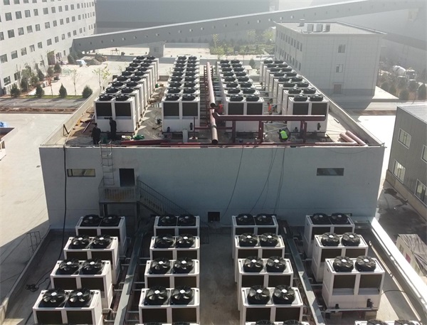 北方工廠采暖就用空氣能熱泵設備