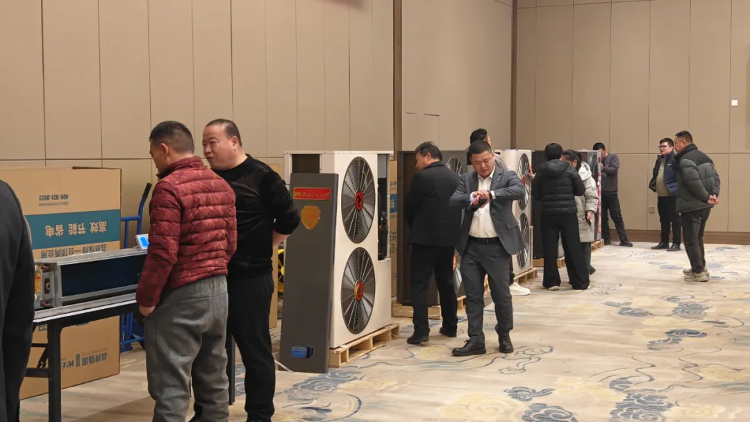 華天成邯鄲運營中心年會：辭舊迎新，共繪 2025 新藍圖！